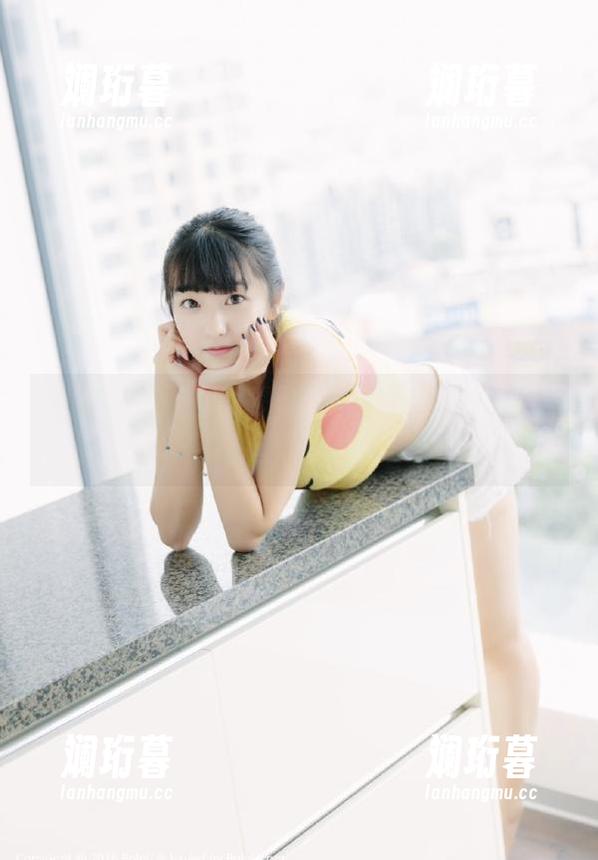 在线揭秘！17c吃瓜：圈内大佬们的秘密聊起来比八卦剧还精彩！