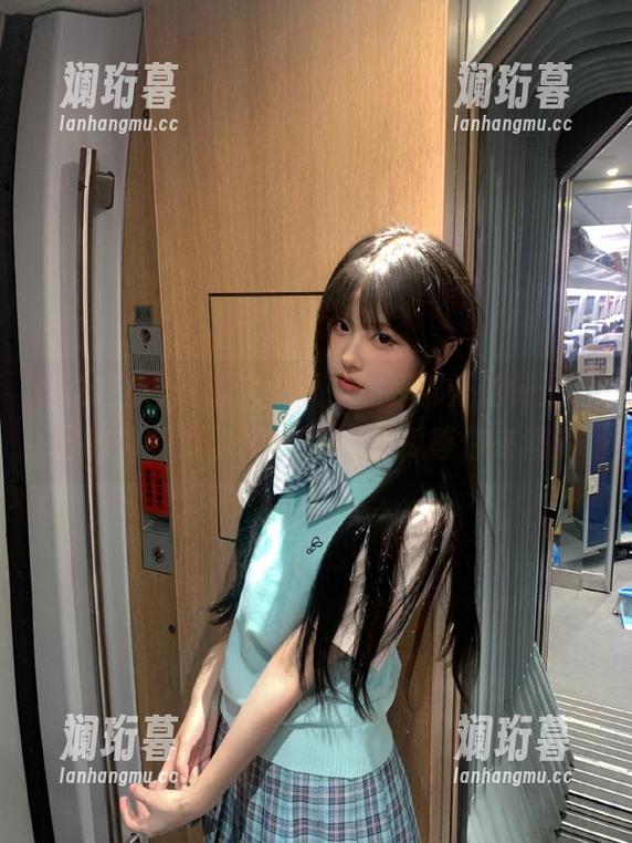 收藏这个瓜，连我都开始怀疑自己的判断力了！——52吃瓜等你来漫游