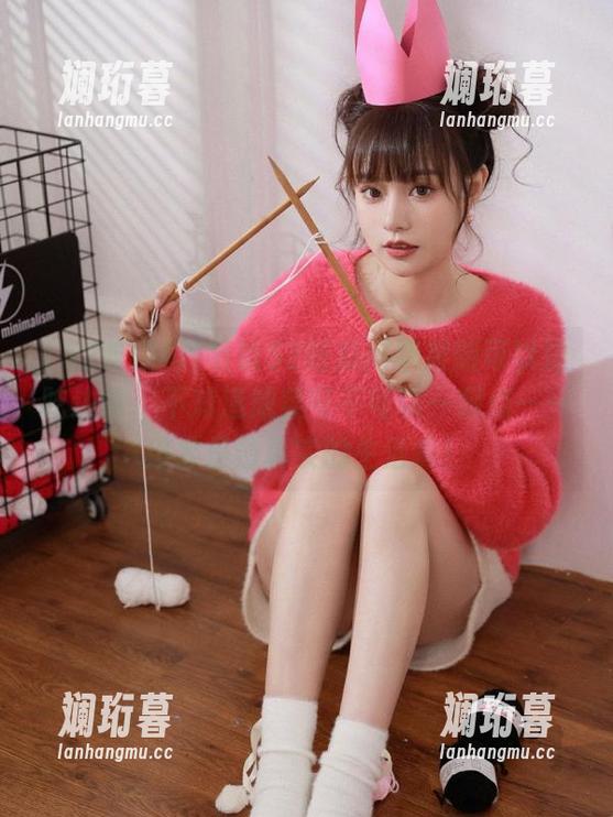 52吃瓜网 听说52吃瓜网苹果版可以边吃边看,不知道咸菜可不可以一起点——这才是最真实的生活嘛!