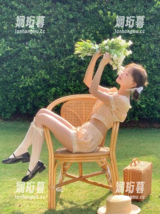 91吃瓜 迷失在“91吃瓜”的在线入口,一不小心就停不下来了,真是没救了。