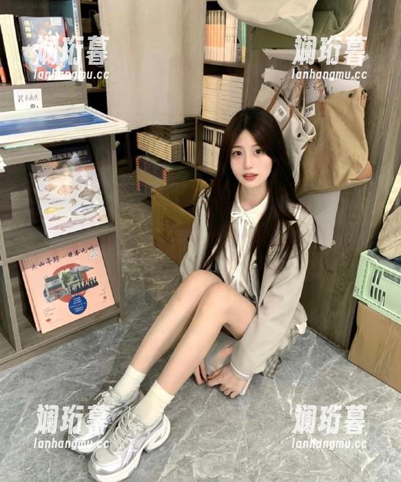 每次刷“cgw”网站都像打开一本厚厚的小说，花了一整天的时间，看什么都觉得有点浪费。