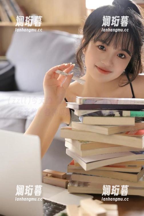 今天的‘zztt15.su’首页真是百花齐放，各种瓜真是‘咸’到不行！