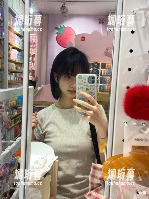 吃瓜天堂 观看热搜趣闻,来“吃瓜天堂”给生活加点调味料吧!