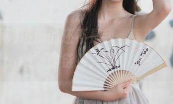 该懵的还不是我，踩上“吃瓜网agg”的链接，瞬间上头。