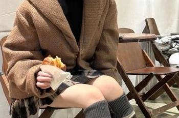下载吃瓜网，随时随地追踪网红黑料大逃亡，不怕错过任何一颗瓜！