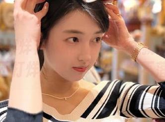 吃瓜的正确方式就是下载黑料不打烊，明星八卦一个不落！