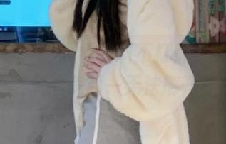观看黑料不打烊，就像盯着一美女的美颜—无法挪开视线