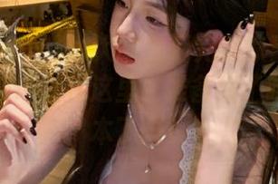 大学生活充满惊喜？黑料吃瓜网站地址在这里，准备好了吃瓜小本本了吗？