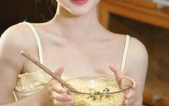 黑料社ios下载，我本来只是想看看，结果被喂了个肥瓜！
