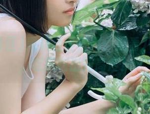 黑料社区官网：观看八卦现场，吃瓜吃出新高度！