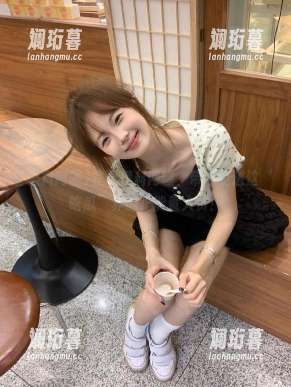 登录黑料网曝，带你走进这‘吃瓜’界的正能量大赏！