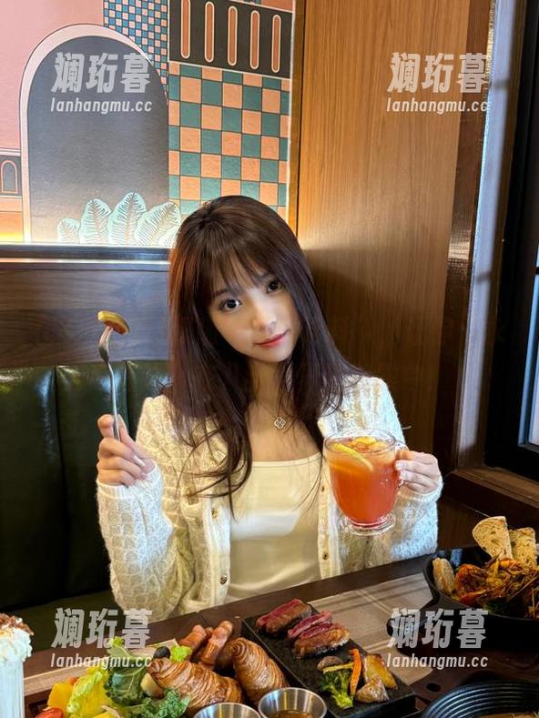 跟随“黑瓜吃料”，让你“永不迷路”在八卦世界的迷雾中！